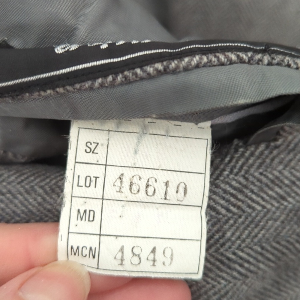 Mens 2 Pc Herringbone Suit - Picture 13 of 15